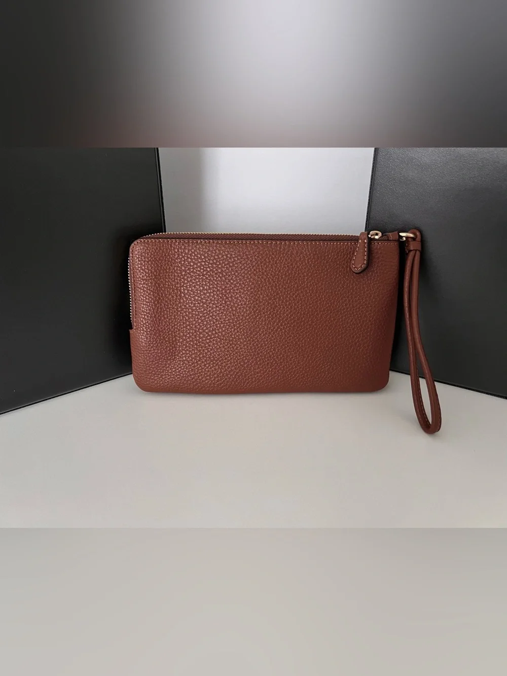 Coach color redwood